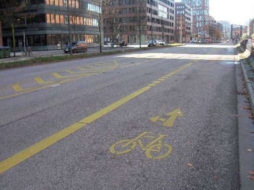 Evaluation des Verkehrsversuches temporärer Radfahrstreifen in der Hamburger Hafencity